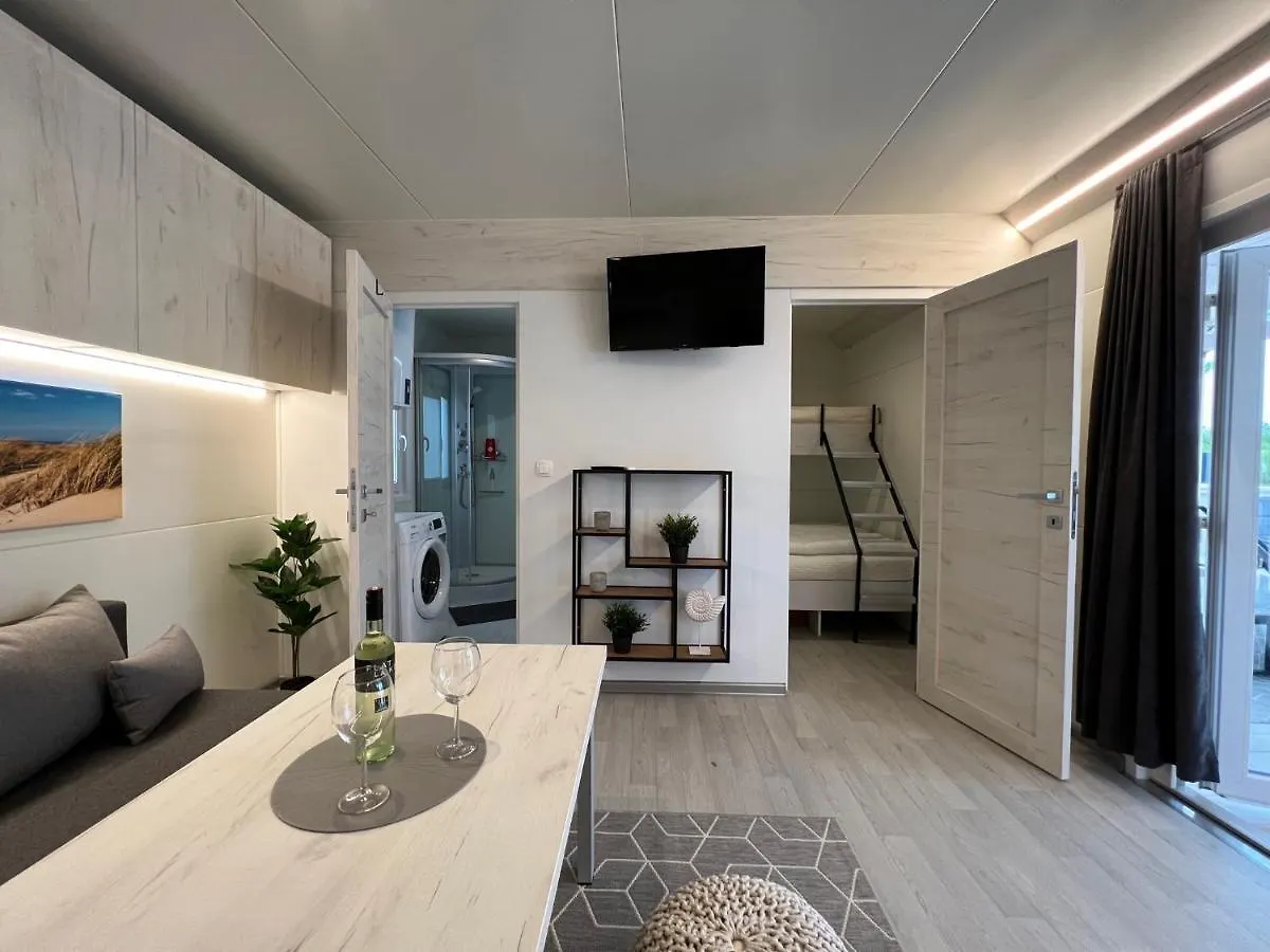Casper, White Wave Villa Drage 0*,