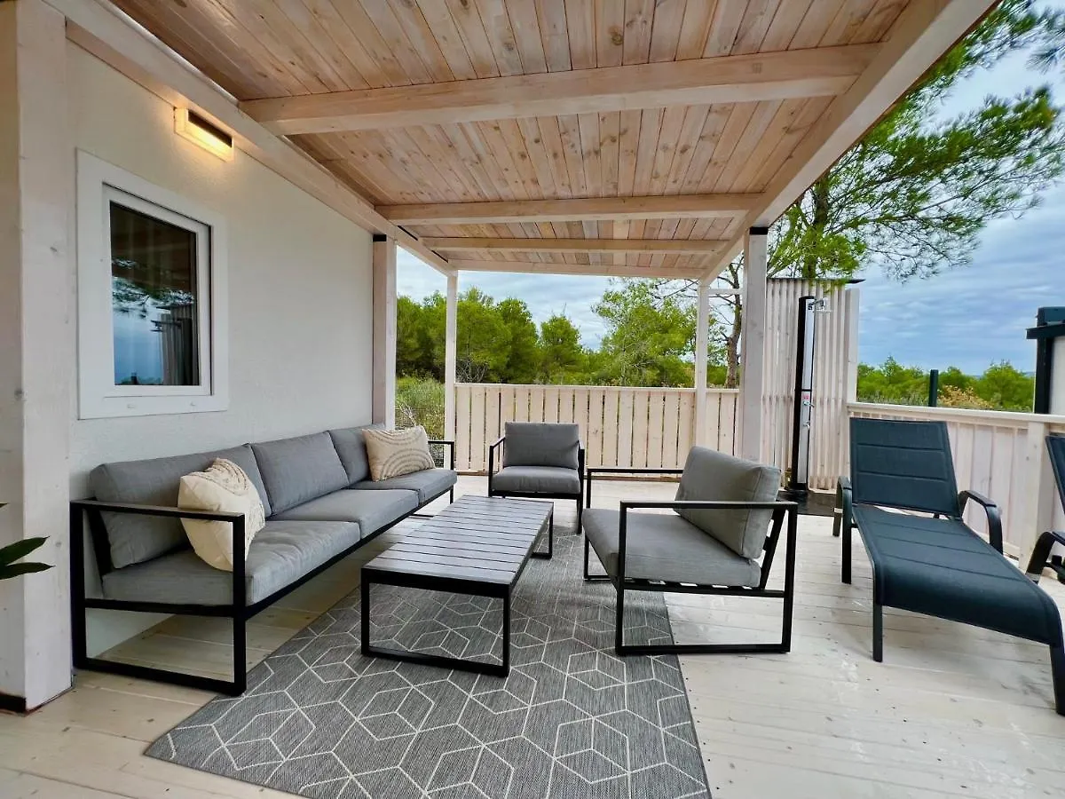 Casper, White Wave Villa Drage 0*,  Croatia